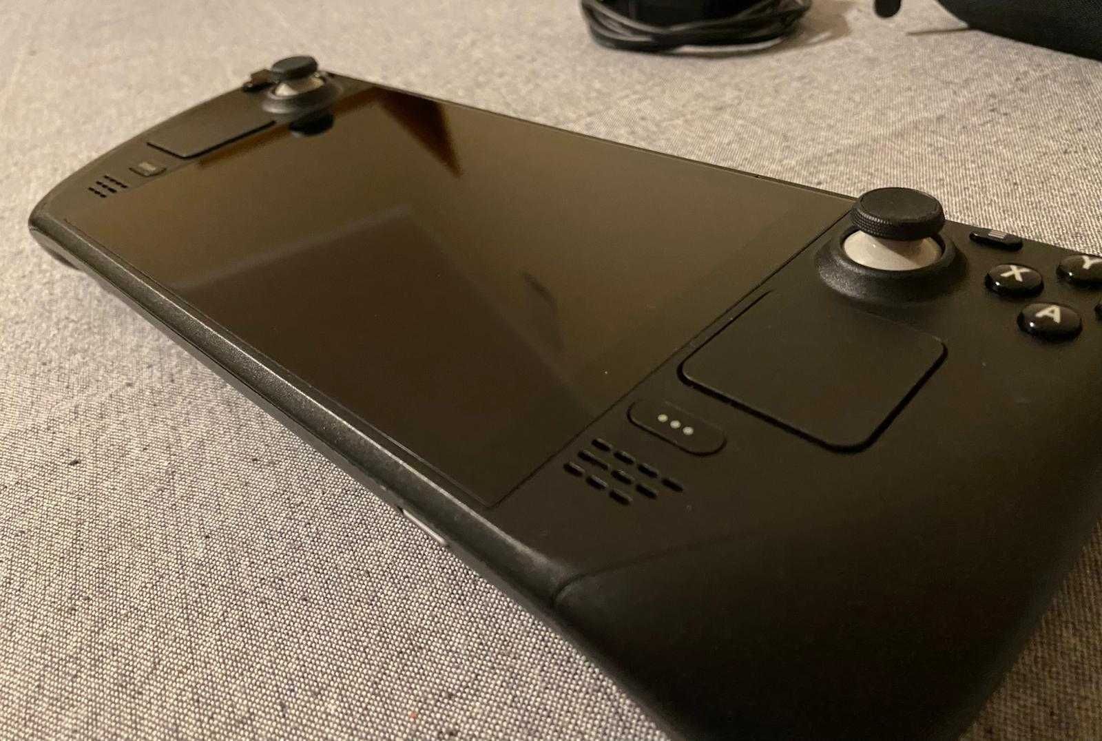 Steam Deck 512 GB + karta microSD 256 GB + stacja dokująca – stan bdb