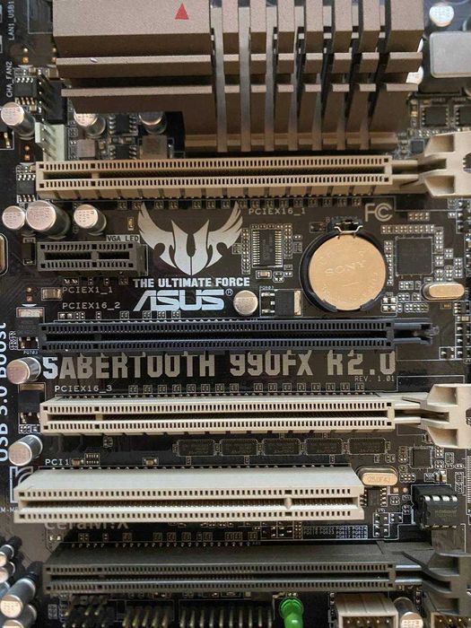 Комплект AMD Fx 8350 + Asus Sabertooth 990FX + 16 GB ddr3 2133mhz
