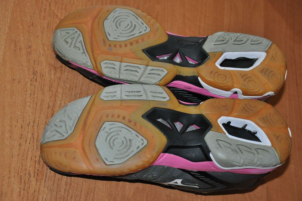 Волейбольні кроссовки Mizuno Wave Lightning Z6 asics 41 \ 26.5 см