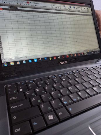 Ноутбук ASUS (laptop) у робочому стані