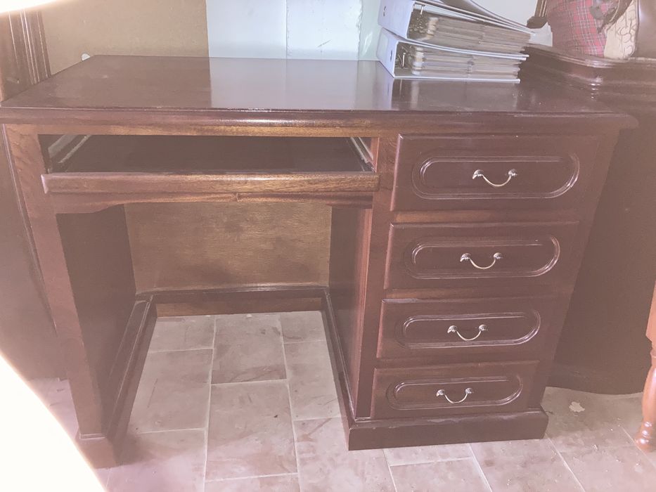 Secretaria em mogno