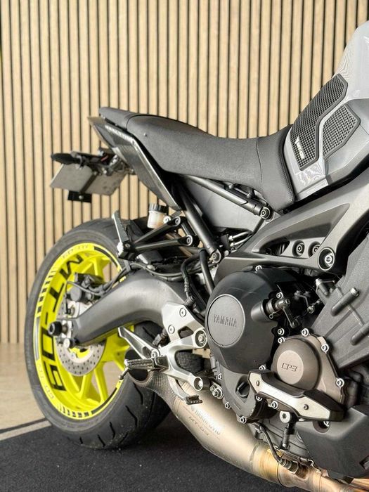 Yamaha MT-09 Night Fluo