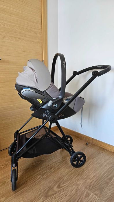 Ovo Cybex Cloud Z i-Size + carrinho + cadeira