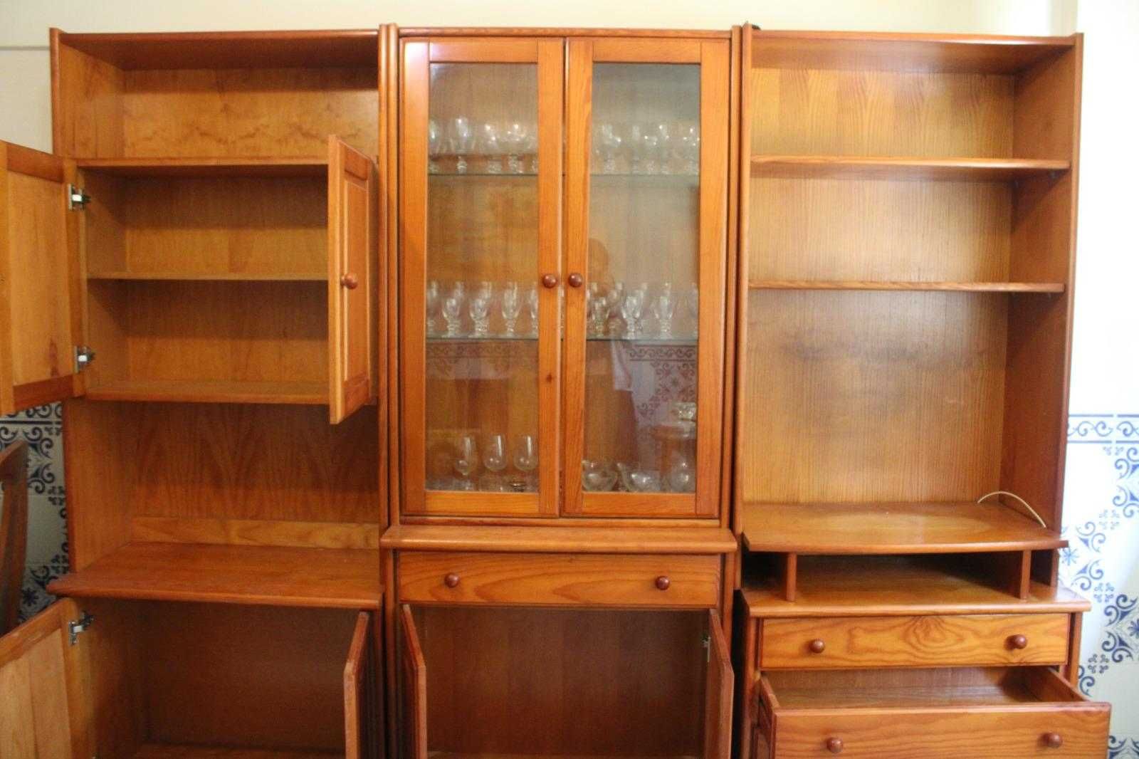 Móvel de sala com 3 módulos