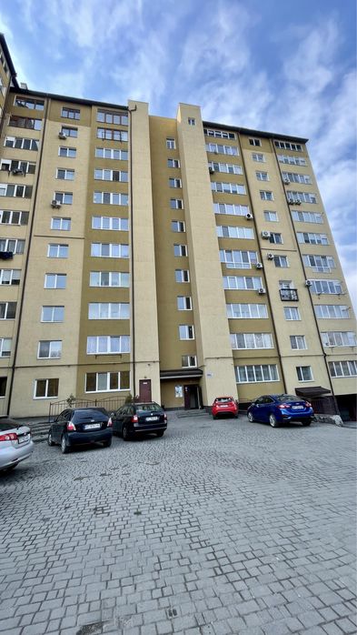 Продаж!Без комісії!Велика трикімнатна квартира біля Парку Шевченка!