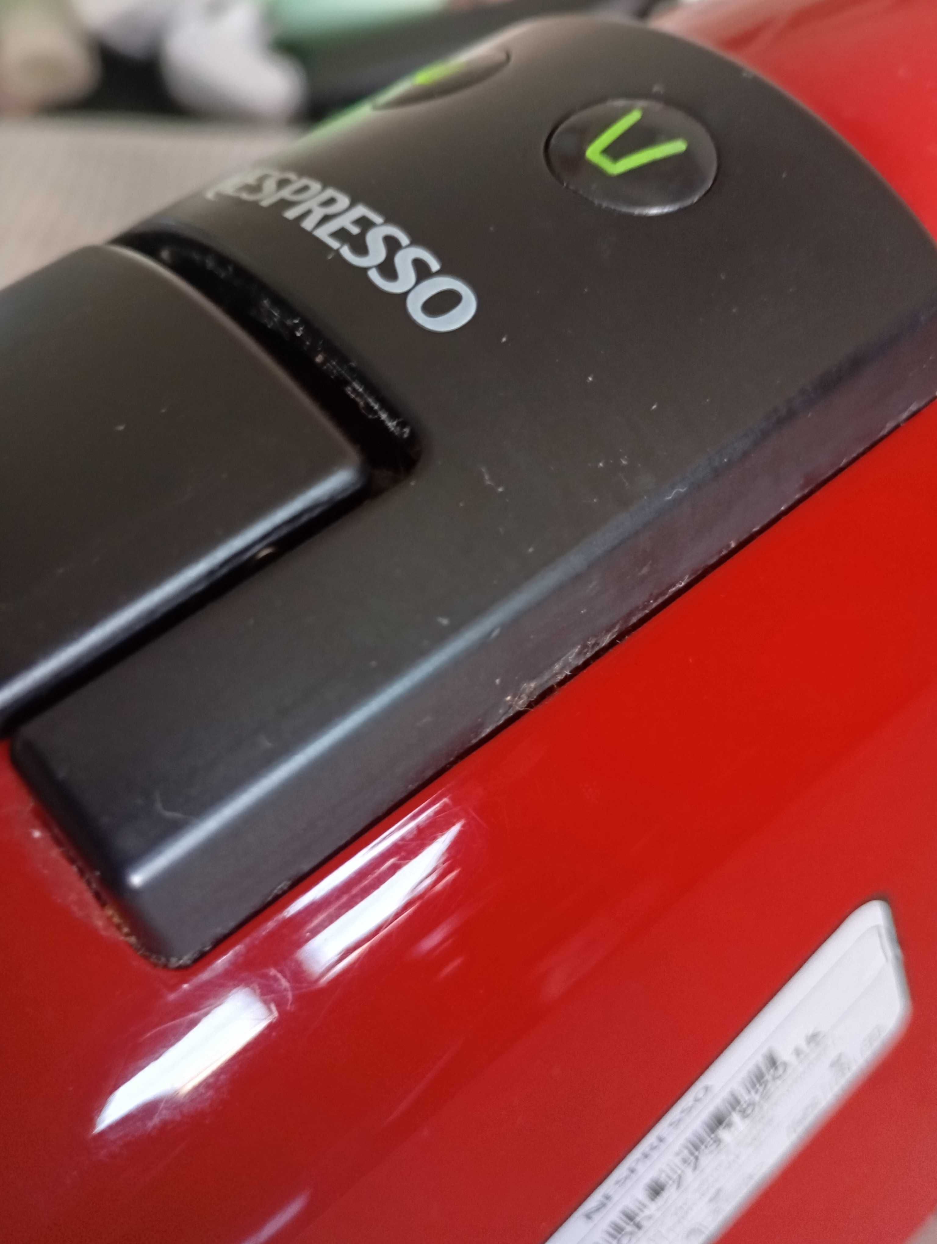 Máquina Nespresso delonghi