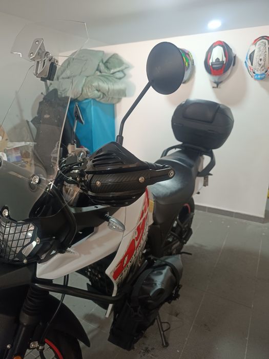 UM DSR TT Adventure 125cc como nova