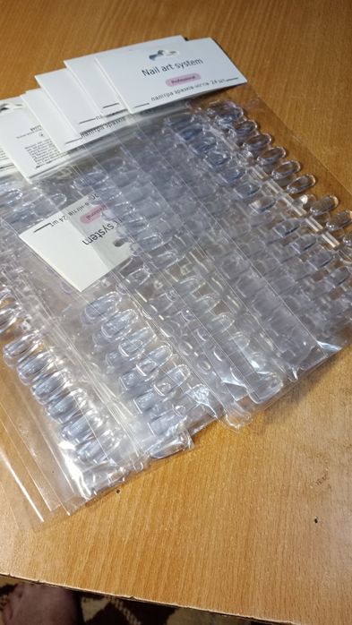 Продаю типсы прозрачные для маникюра..АКЦИЯ. все за 100.