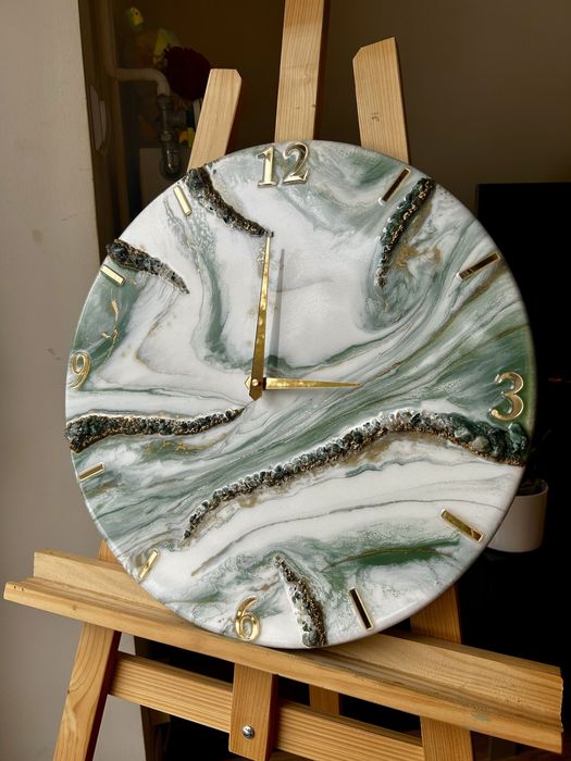 Zegar z żywicy epoksydowej z kamieniami naturalnymi, cichy mechanizm