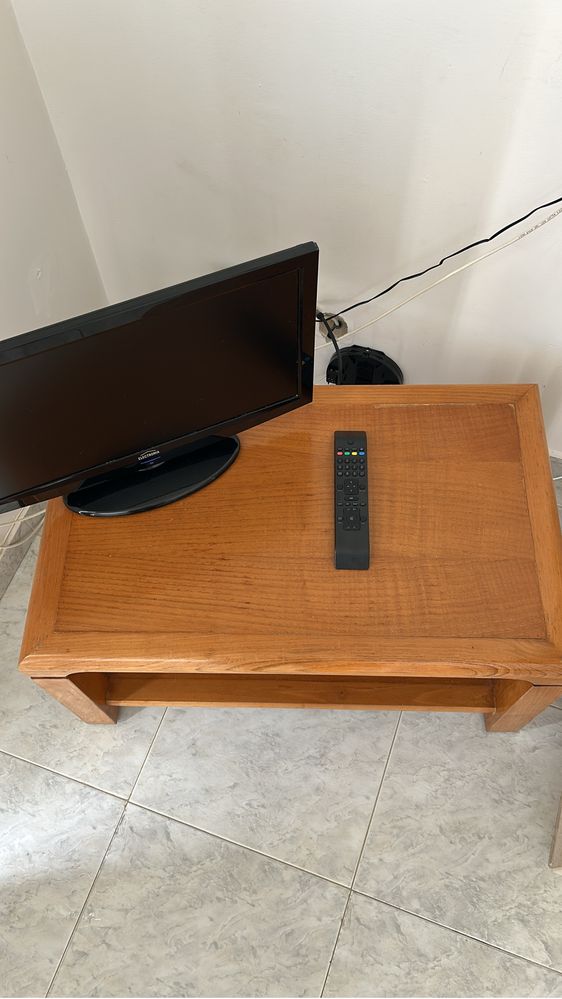 Mesa de apoio de madeira