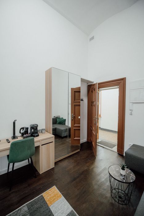 Noclegi dla ekip - 8 dużych lóżek centrum lodzi FAKTURA VAT