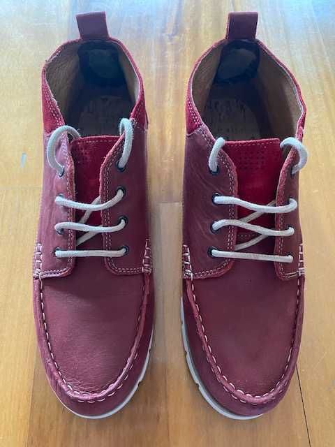 Botins pele marca TBS