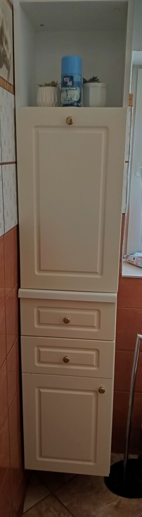 Szafki łazienkowe