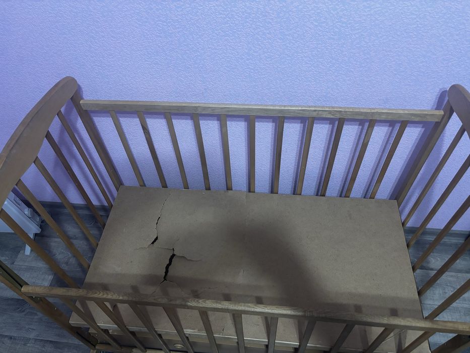 Детская кроватка. Дитяче ліжечко