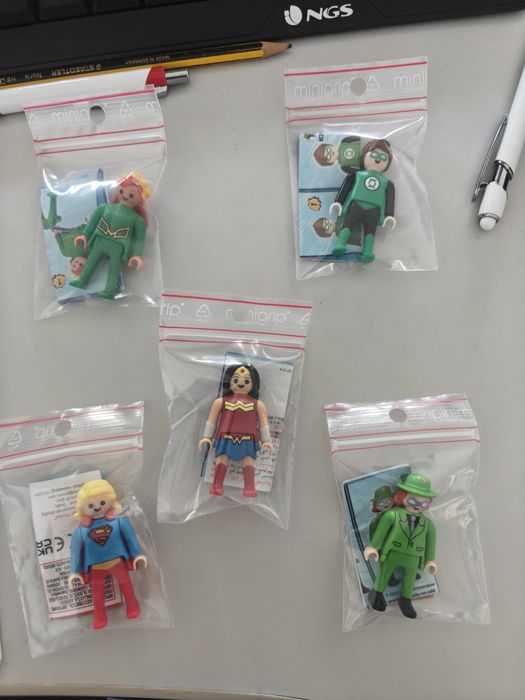 Ovo Kinder DC Playmobil