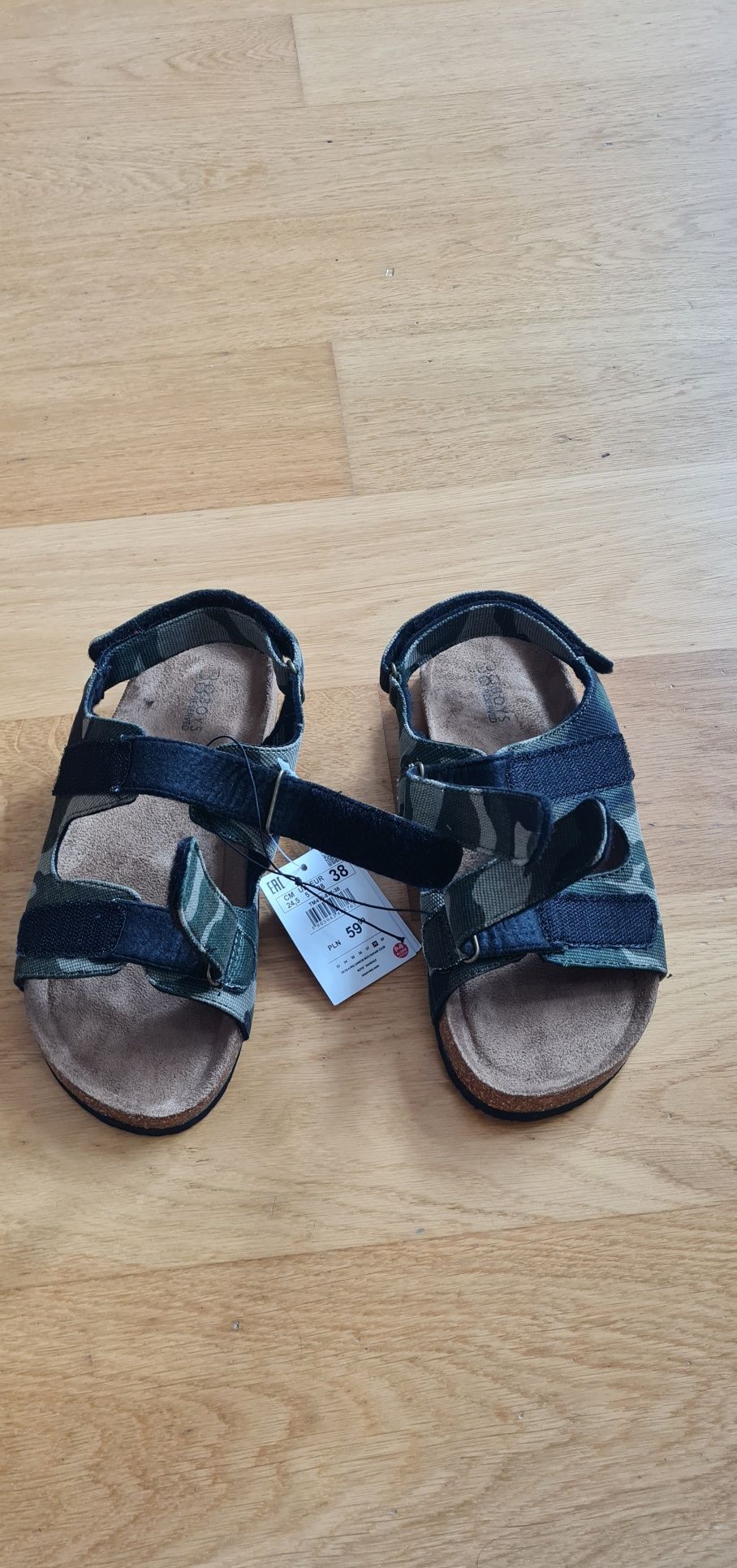 Sandały chłopięce r.38 Reserved nowe