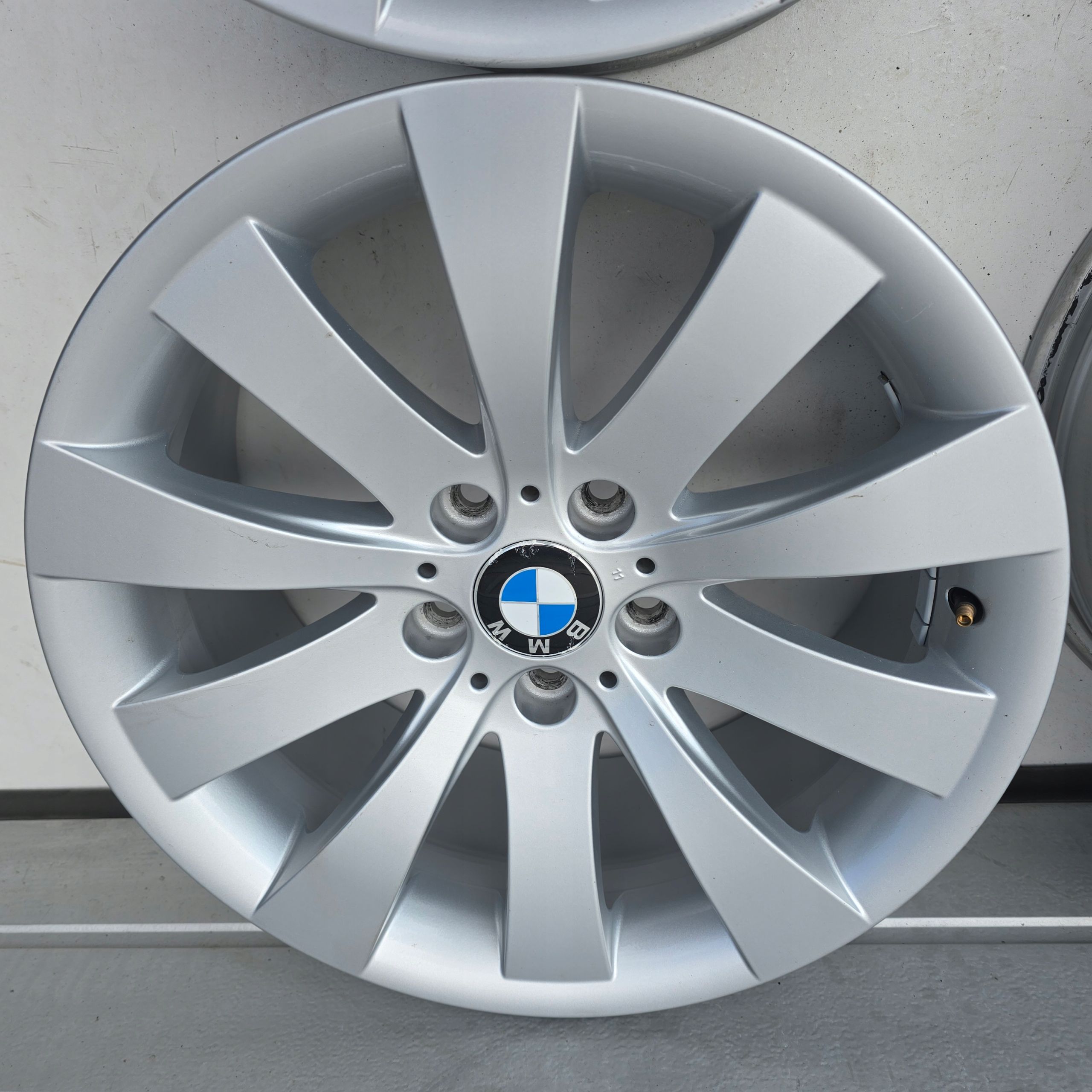 BMW 7 F01 F02 5 F10 F11 X3 F25 X4 F26 5X120 18'' ET30 4X