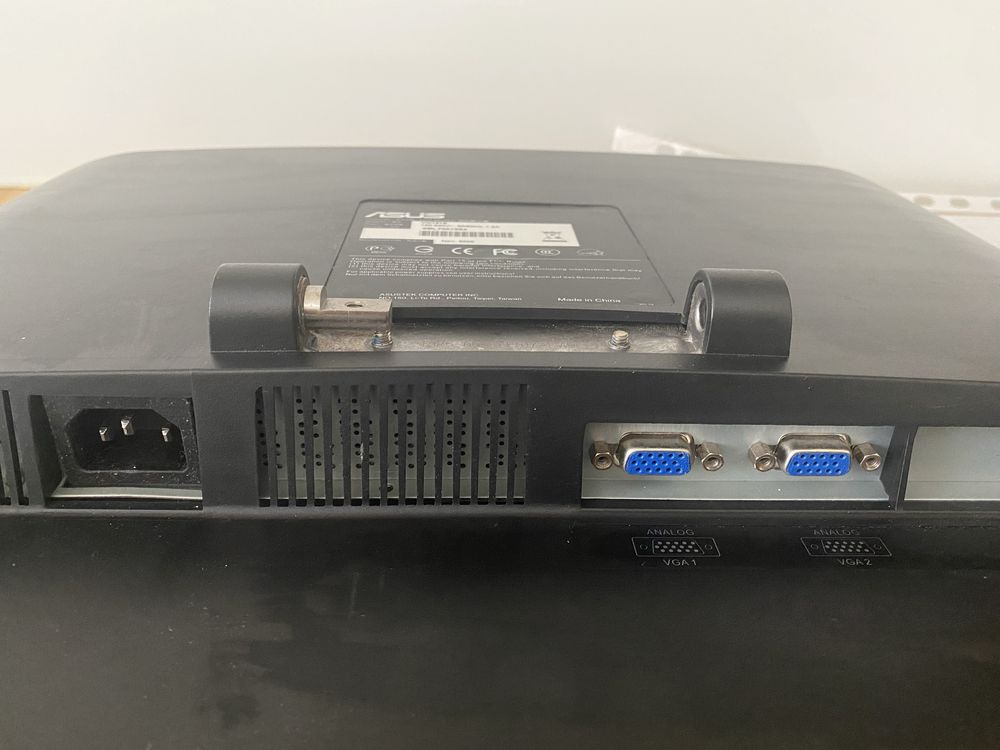 Monitor LCD Asus VW 192s