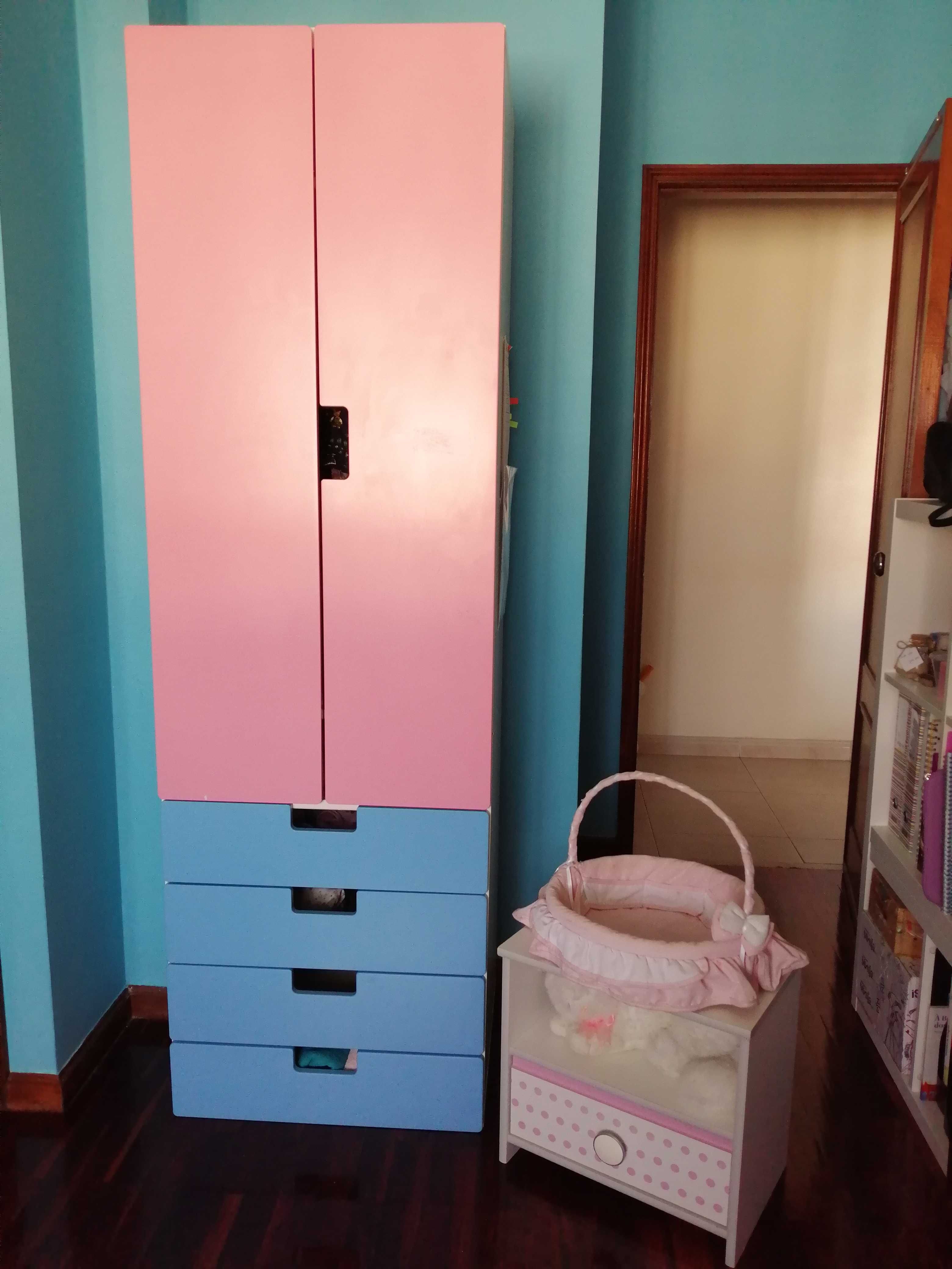 Armário de roupa + mesa de cabeceira infantil