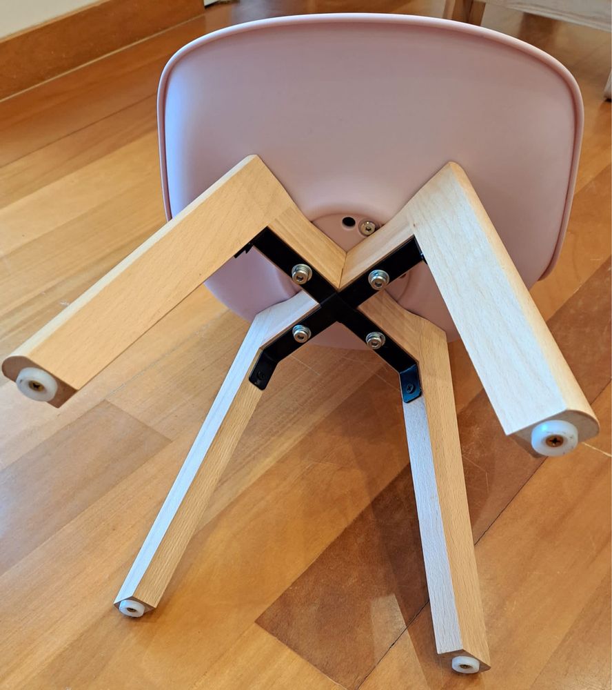 Mesa para criança + 2 cadeiras