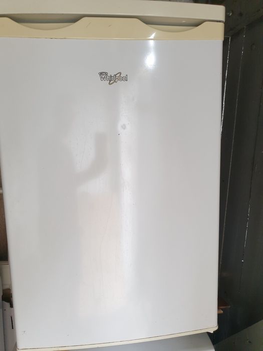 Lodówka Whirlpool podblatowa