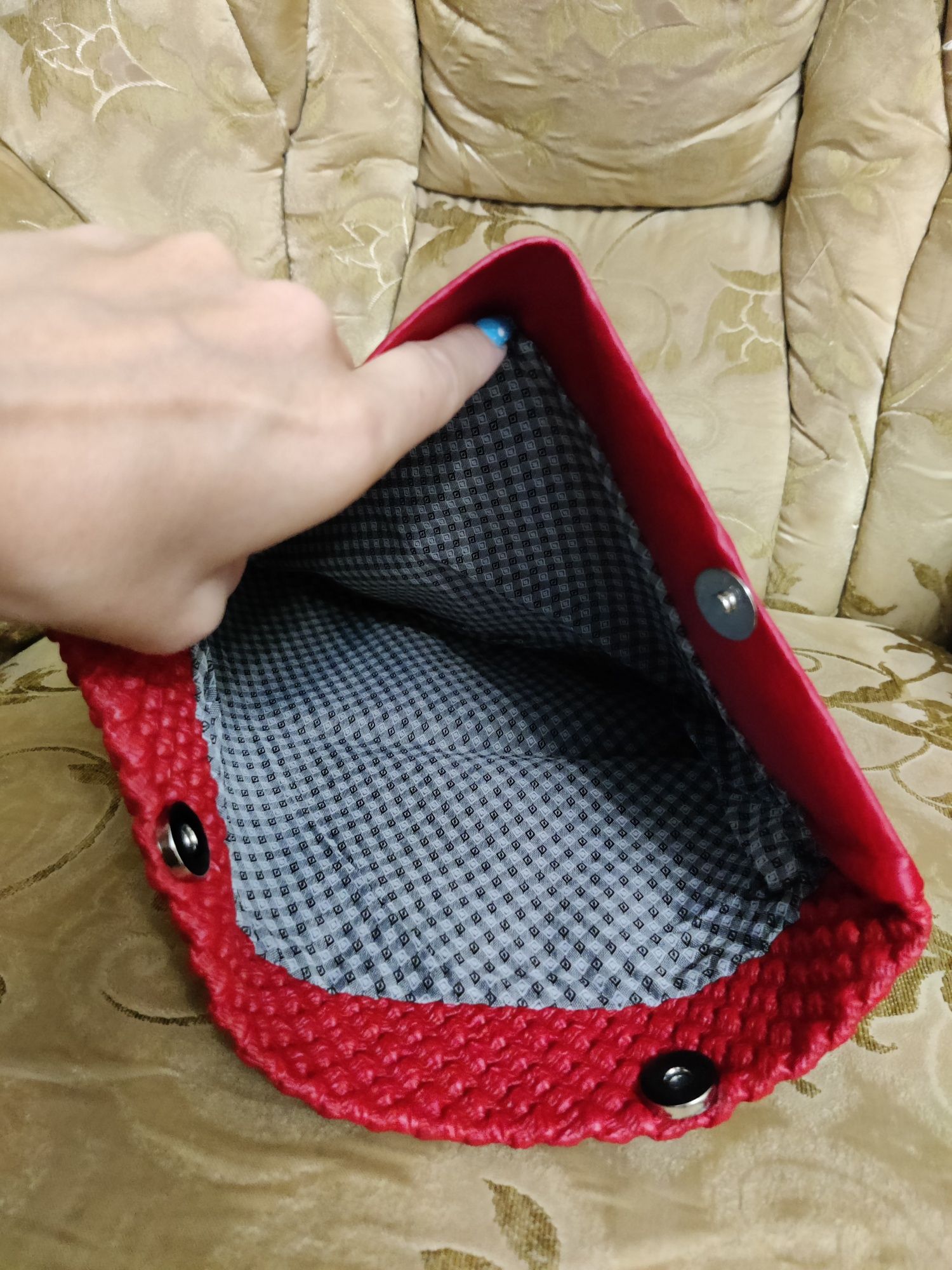 Модный женский красный клатч-сумка б/у не дорого