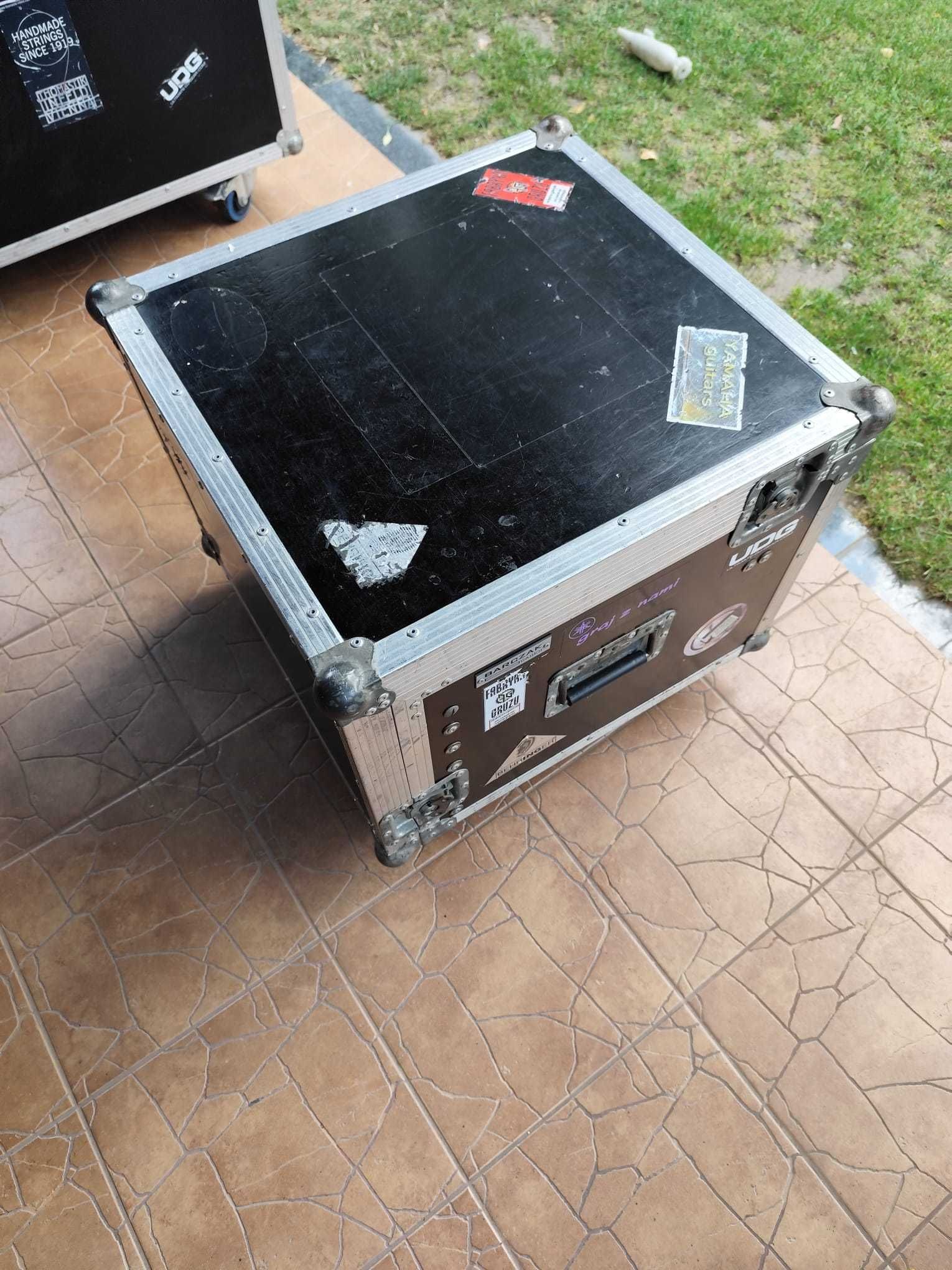 Sprzedam mikser Yamaha MG166CX z rackiem