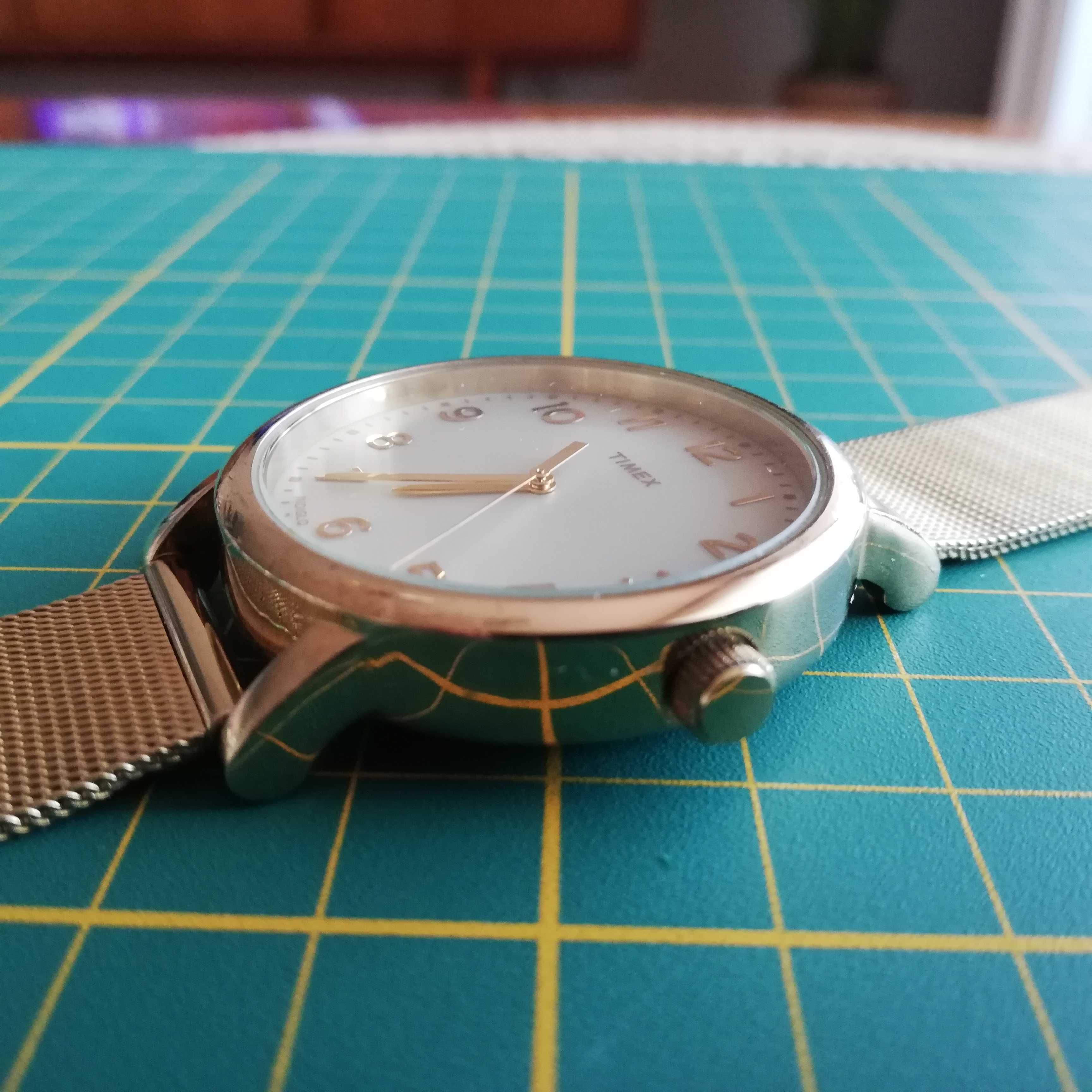Zegarek damski TIMEX złoty podświetlenie tarczy indiglo