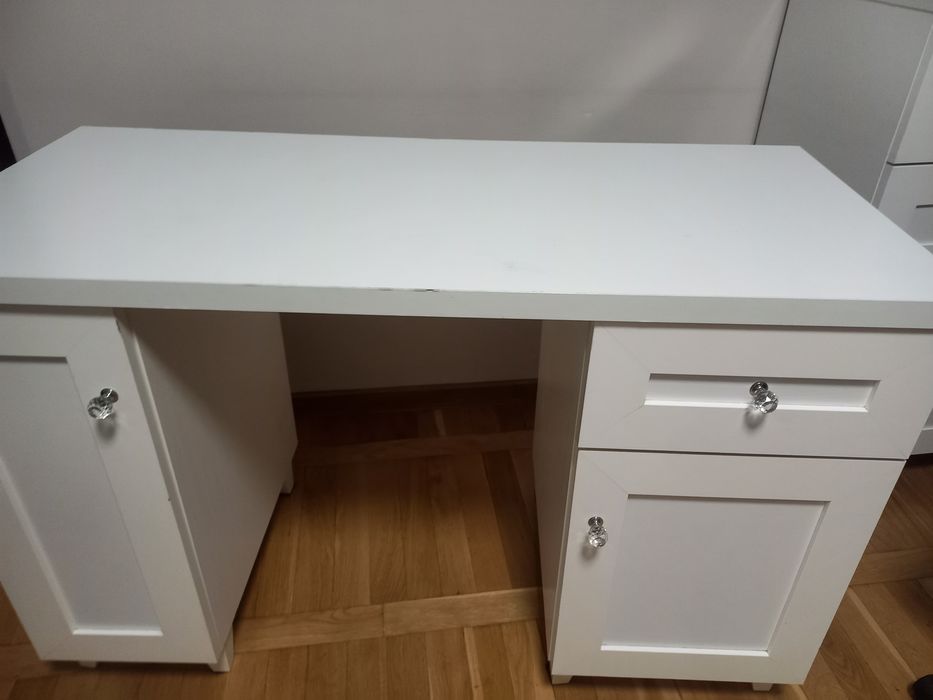 Biurko białe ...