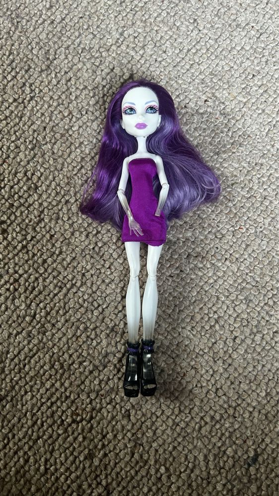 lalka spectra monster high