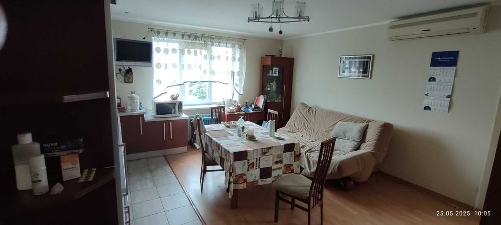 Продаж двох будинків 900 та 300 кв.м., фасад. Бортничі, Переяславська