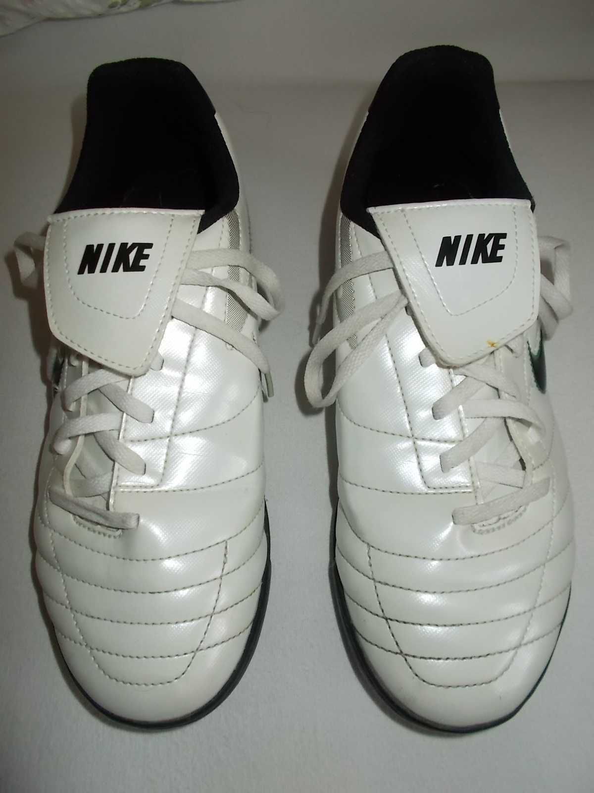 Buty do piłki NIKE r. 38,5