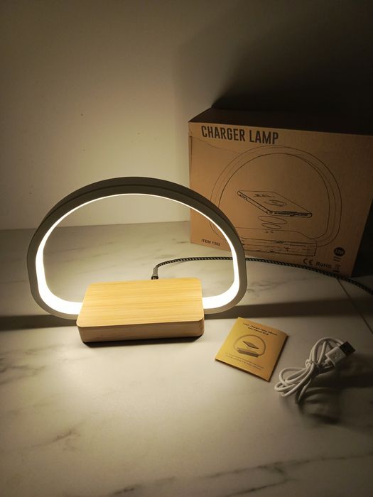 Lampka nocna z funkcją ładowania telefonu bambusowa ładowarka NFC