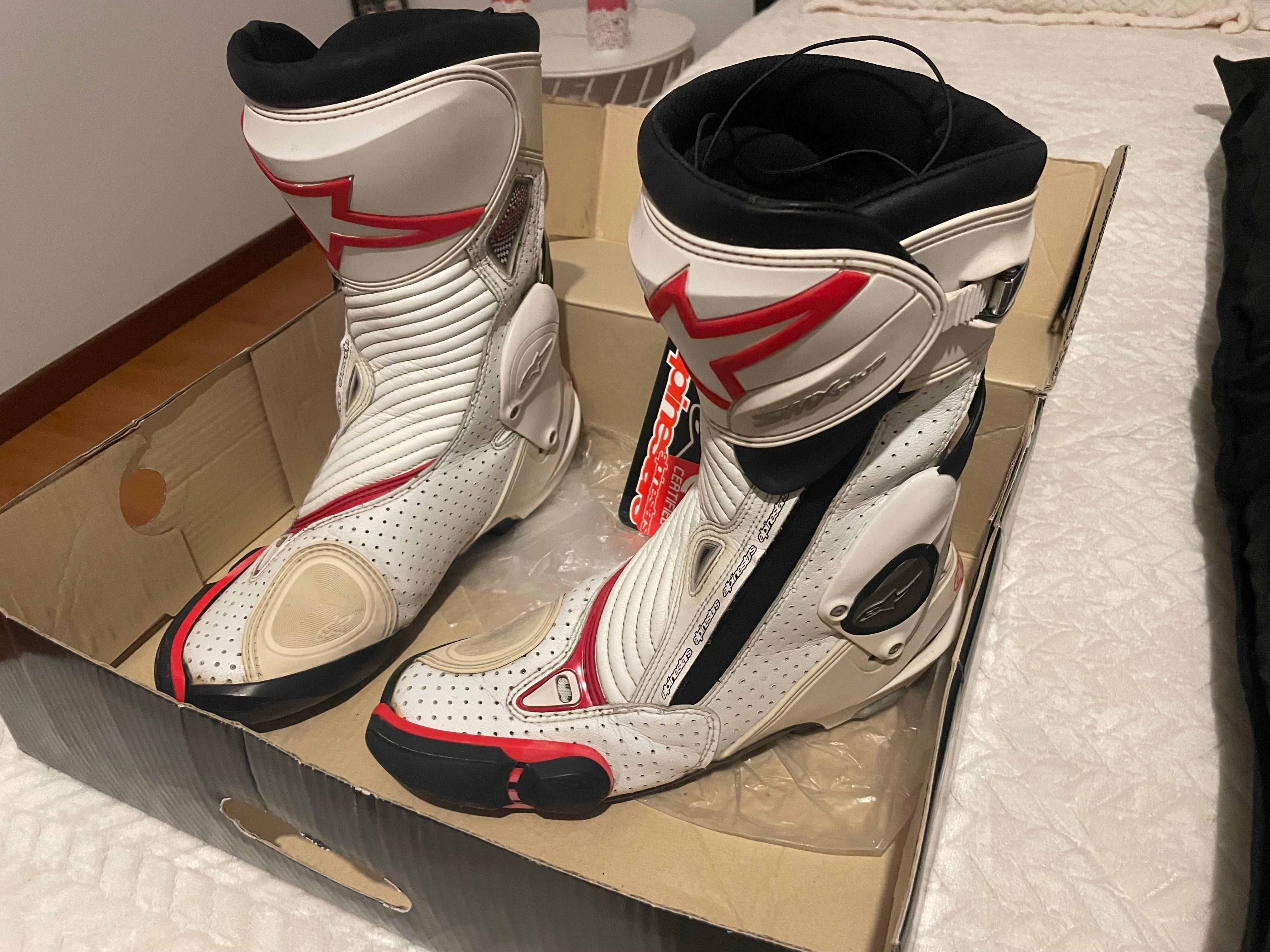 Conjunto Alpinestars (Macacão + Botas + Luvas GP Pro) – Top de Linha