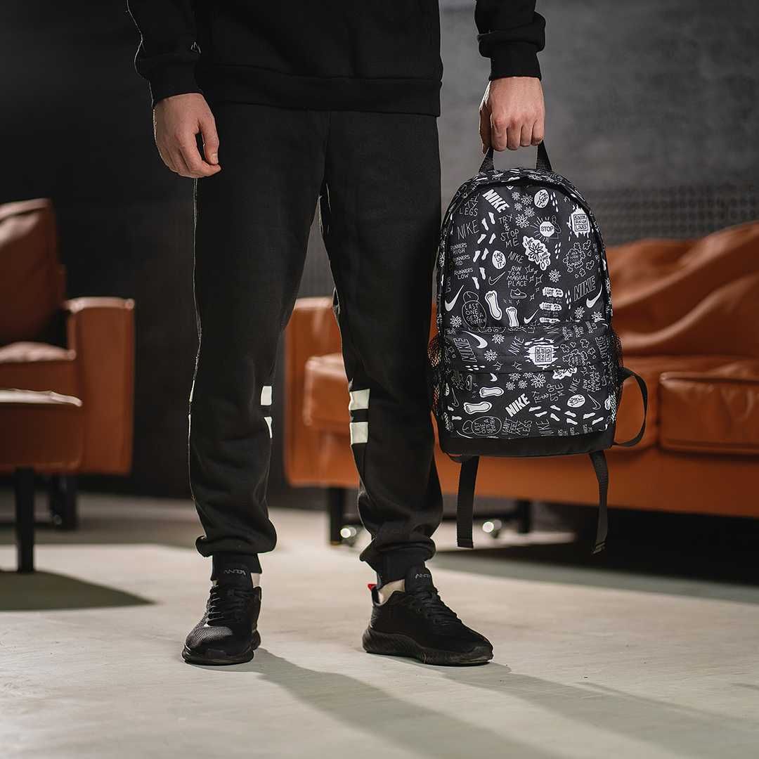 Рюкзак Nike прінт чорний
