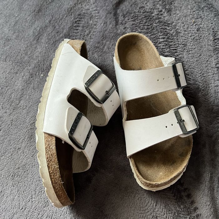 Жіночі тапочки  Birkenstock. P. 37.