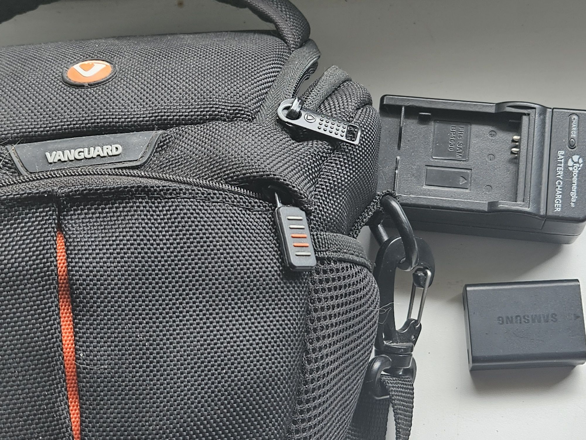 Samsung nx2000 dwie baterie dwa obiektywy