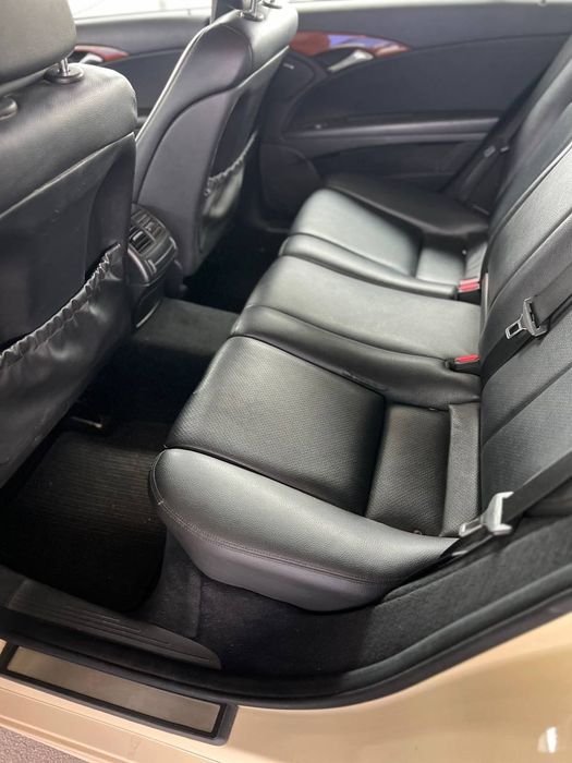 Mercedes Benz E200