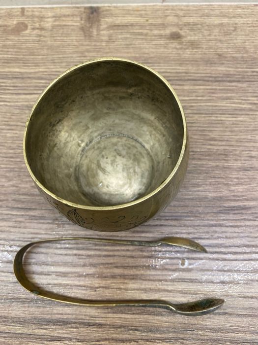 Cukiernica  ze szczypcami