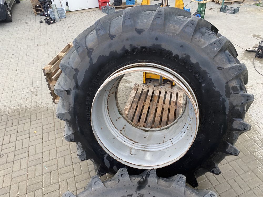 Koła felgi opony rolnicze 650/85 R38 fendt John deere new holand case