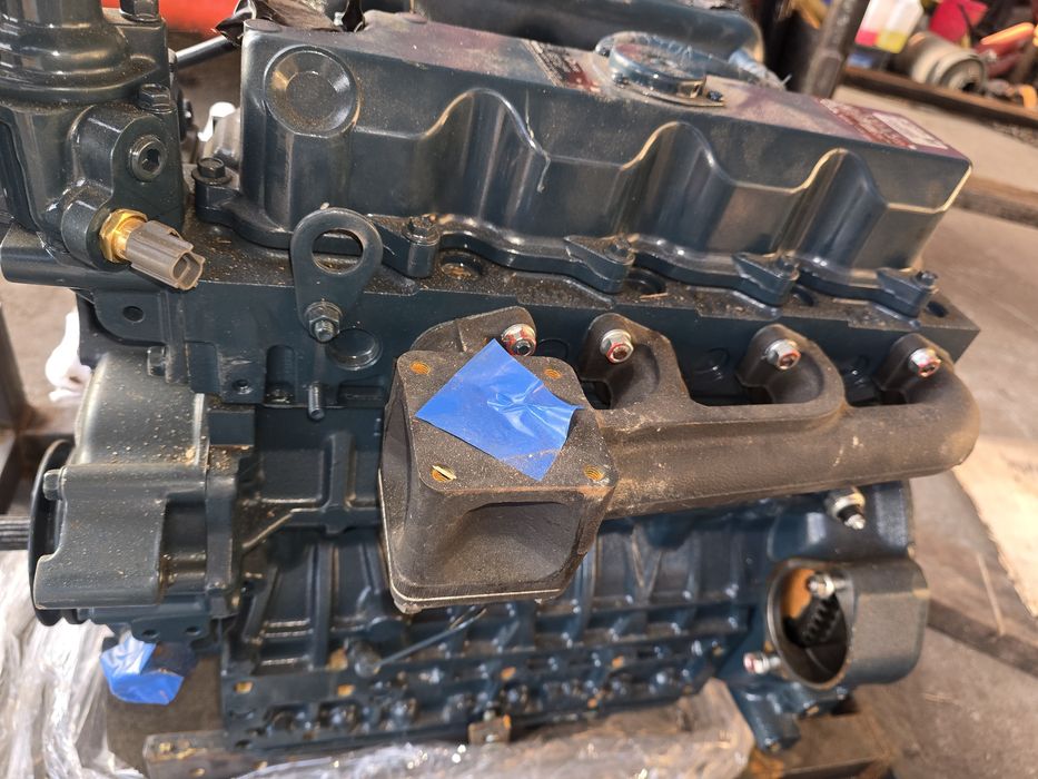 Silnik  kubota  V2403-T
