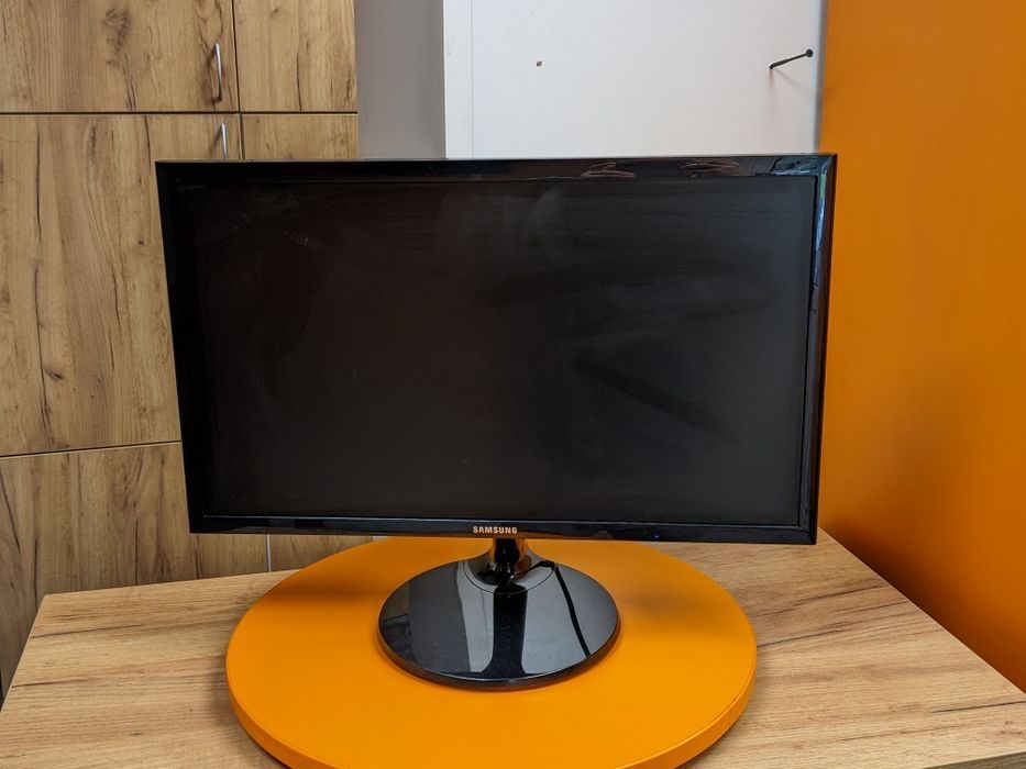 Продам или обмен монитор Samsung S22F350F 21.5