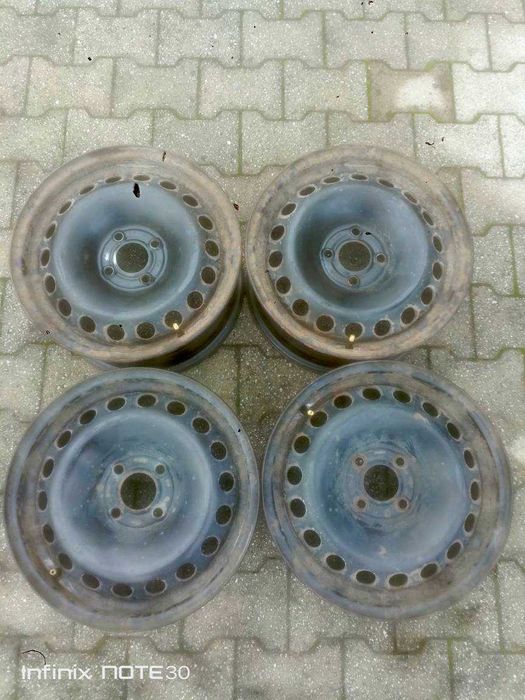 Felga stalowa r15 do Renault rozstaw śrub 4x100