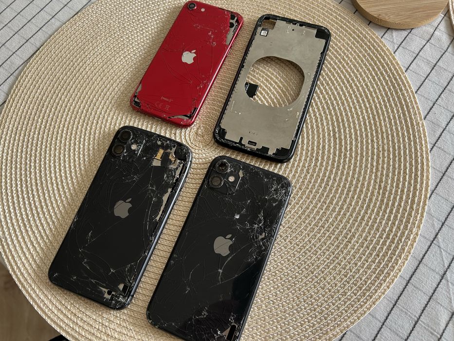 Korpus Iphone 4 sztuki, iphone 11 , XR, SE, cena za komplet
