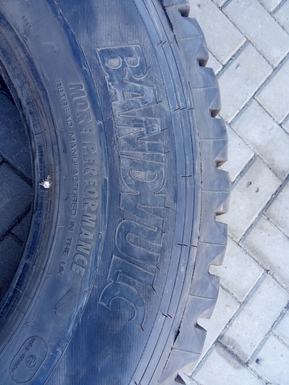 Opona ciężarowa 315/80R22.5 bieżnikowana