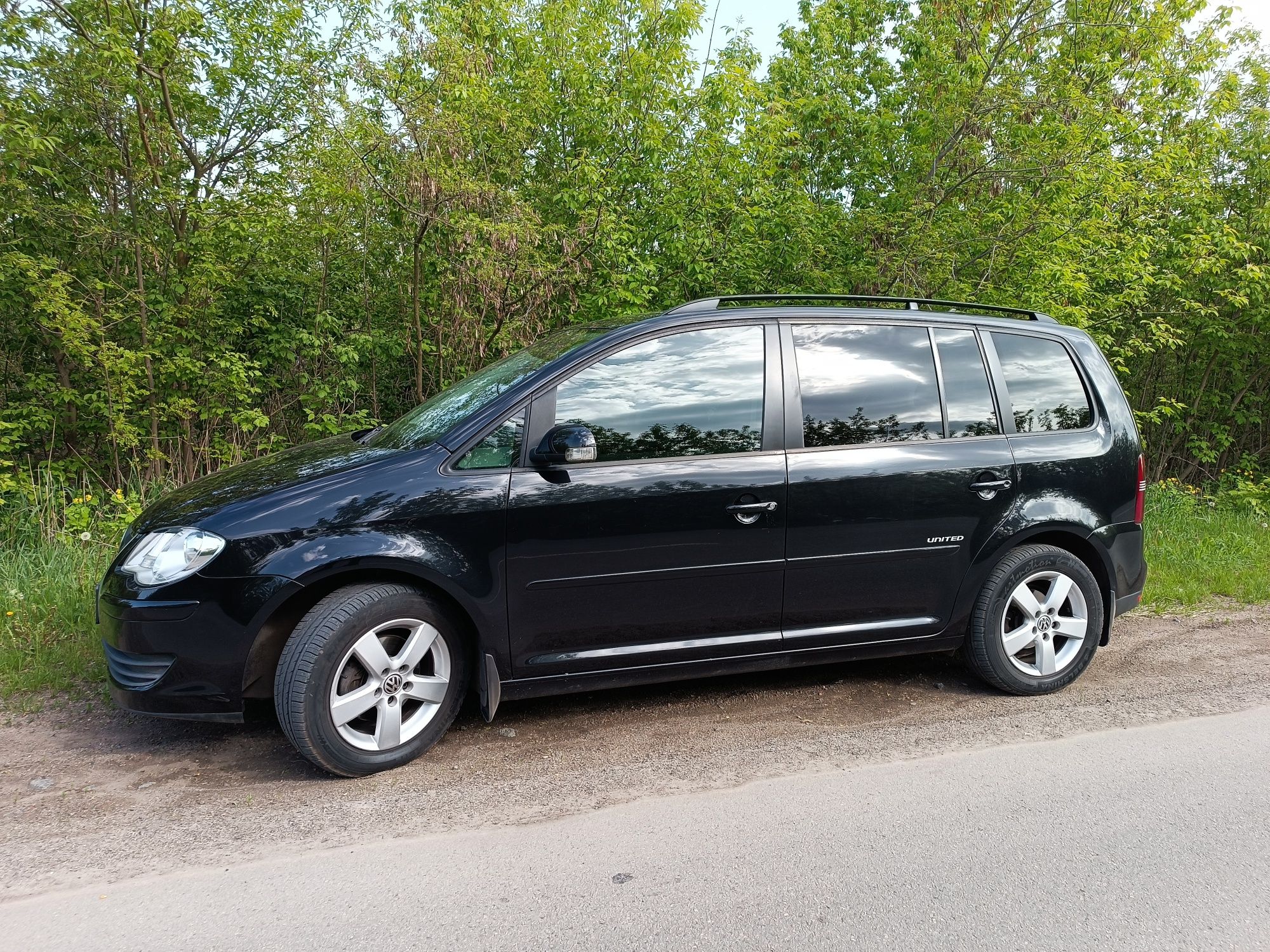 Volkswagen Touran 2008 р. 1.6 бензин в оригіналі