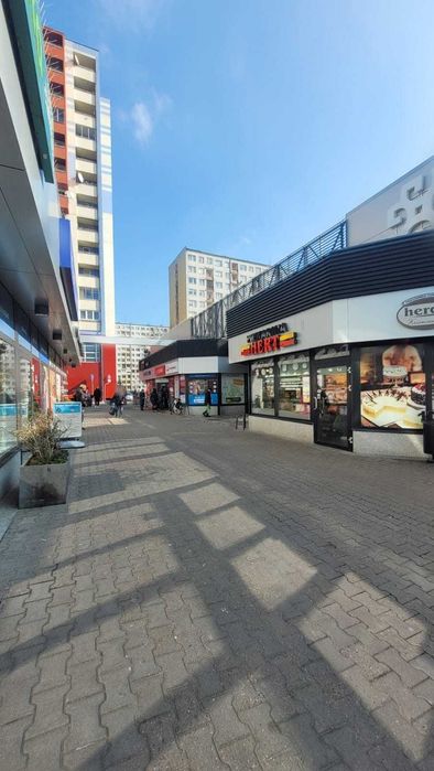 Lokal  handel / usługi  - 12 m kw. Hala Strzegomska