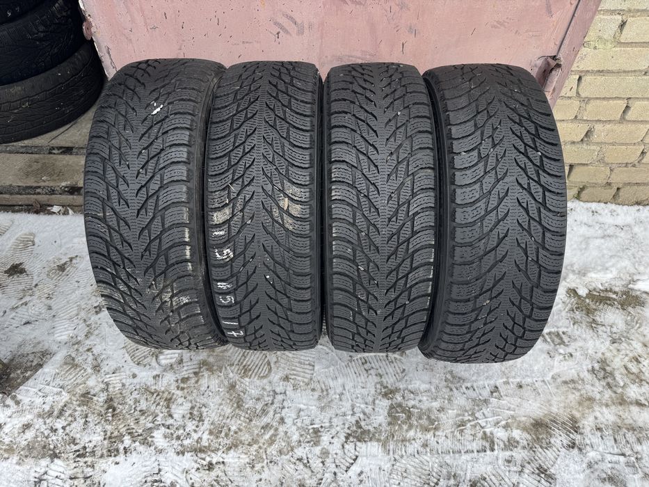 215 65 17 Nokian
