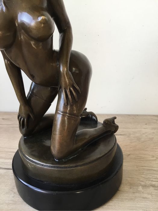 Скульптура НЮ, бронза, мрамор, авторская работа.