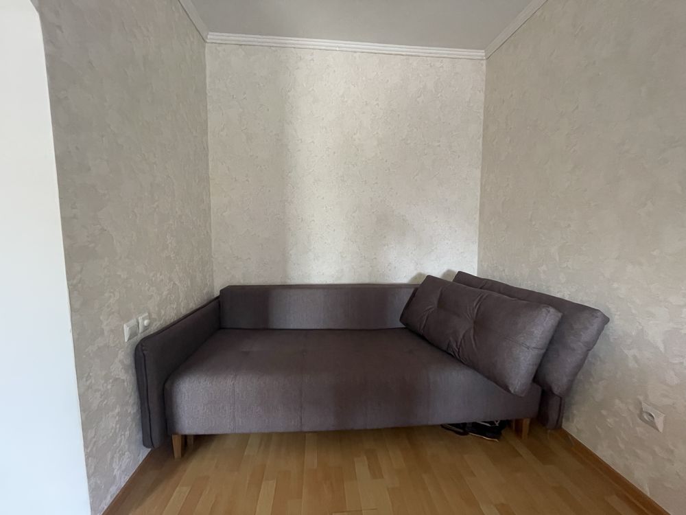 Продам розкладний диван б/в